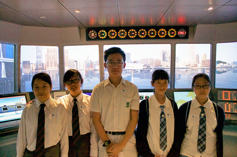 2.1 Students at Ship Navigation Simulator at HKMM